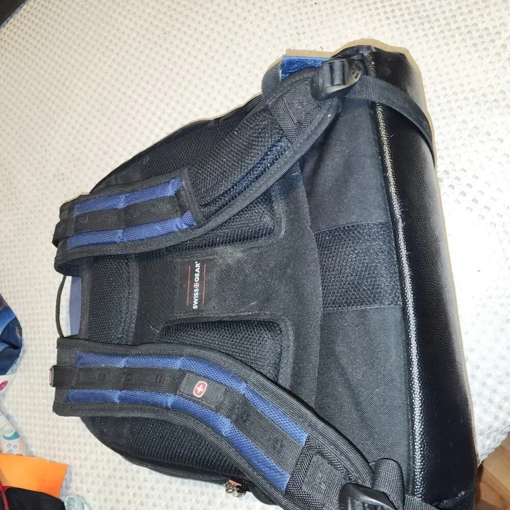 SWISS GEAR EUC XL BACKPACK LAPTOP 17